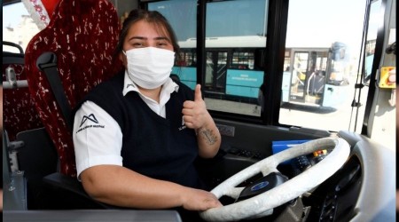 Gündüz otobüs sürüyor, akşam sanatla uğraşıyor