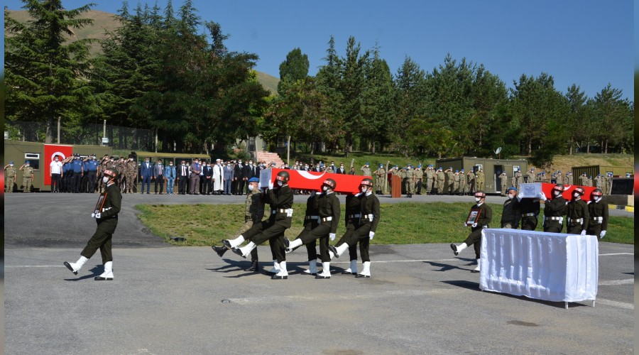 Hakkari şehitleri törenle uğurlandı