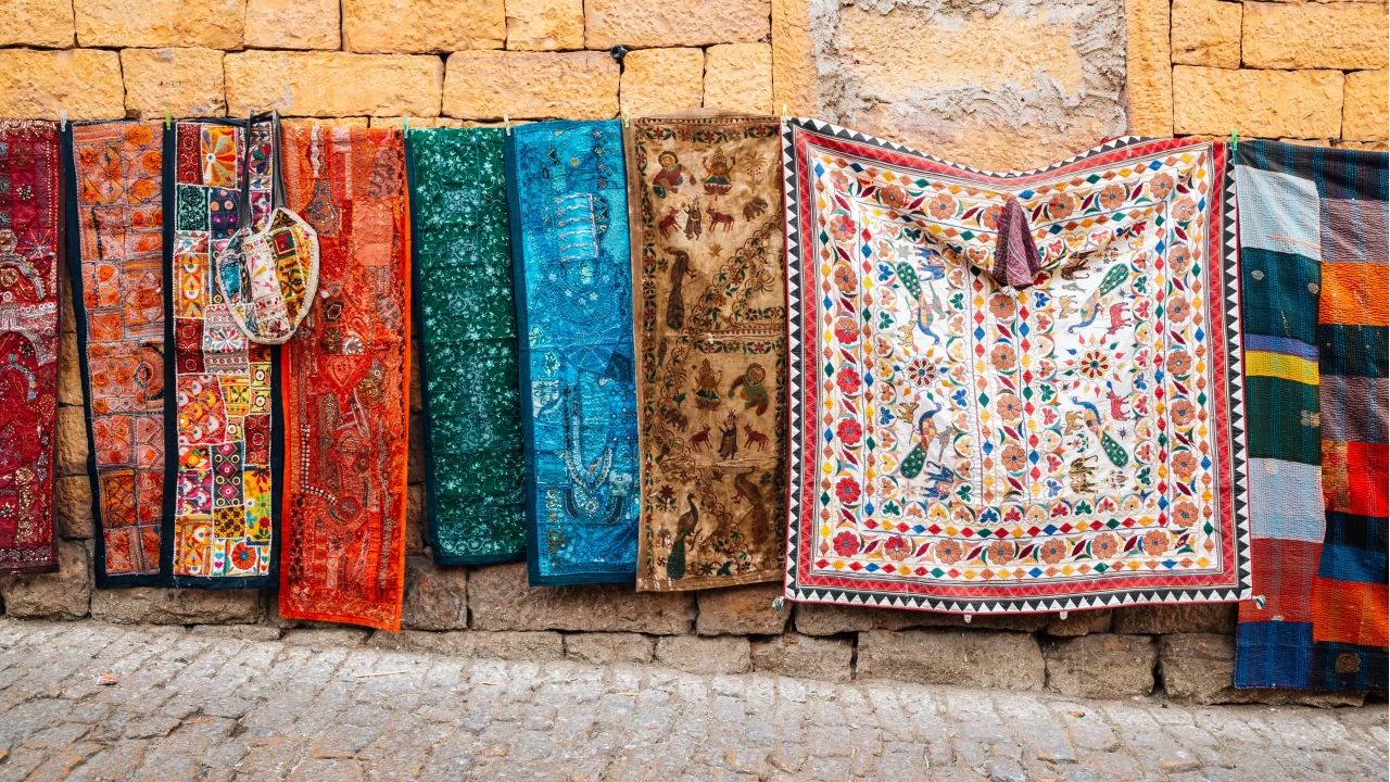 Hal�lar Sessiz Tan�klar