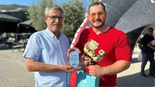 "Halkla Bilek Güreşi"
