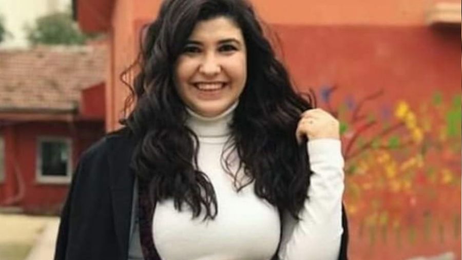 Hatay'daki enkazdan cenazesi çıkarılan 8 aylık hamile öğretmen toprağa verildi