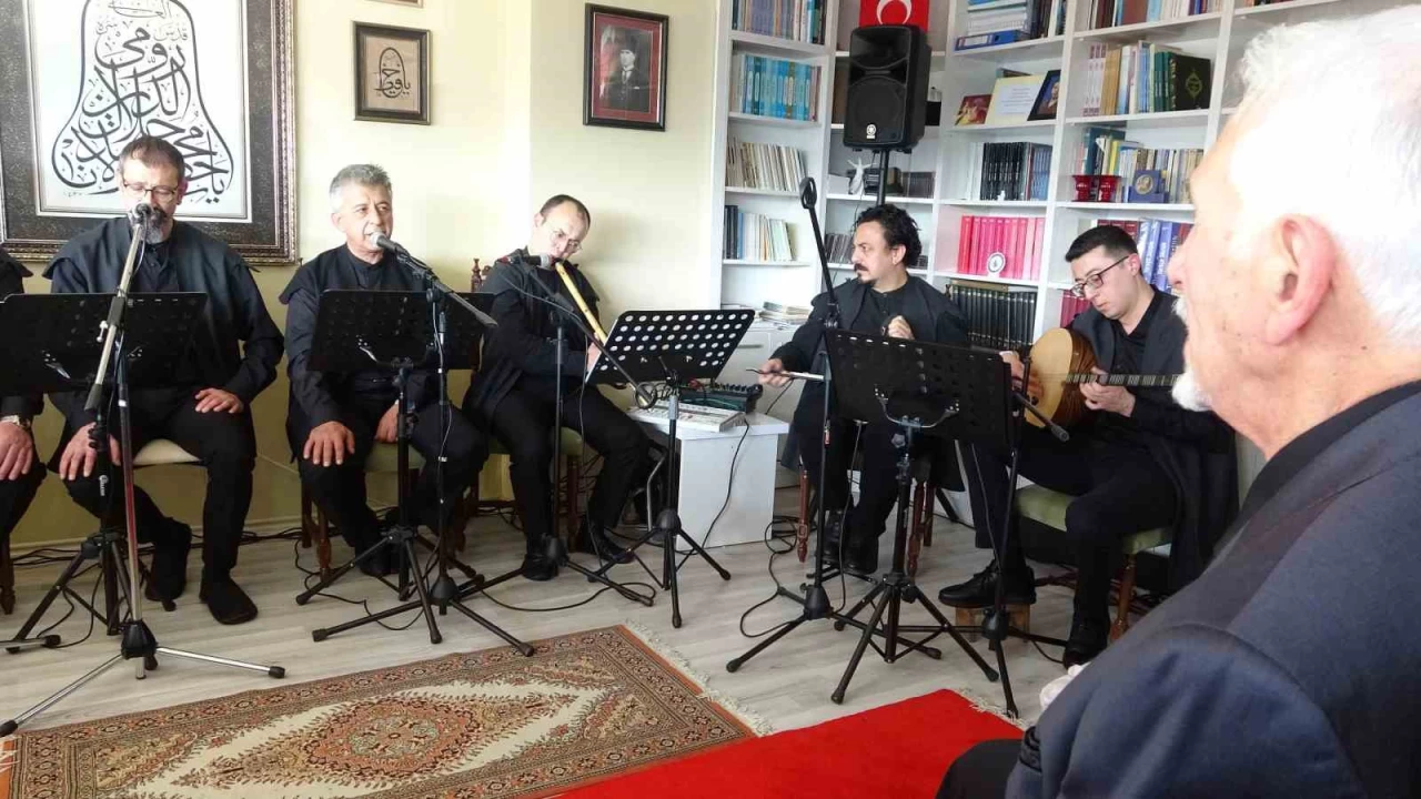 Hazreti Mevlana vefat�n�n 750. y�l d�n�m�nde K�tahya'da an�ld�