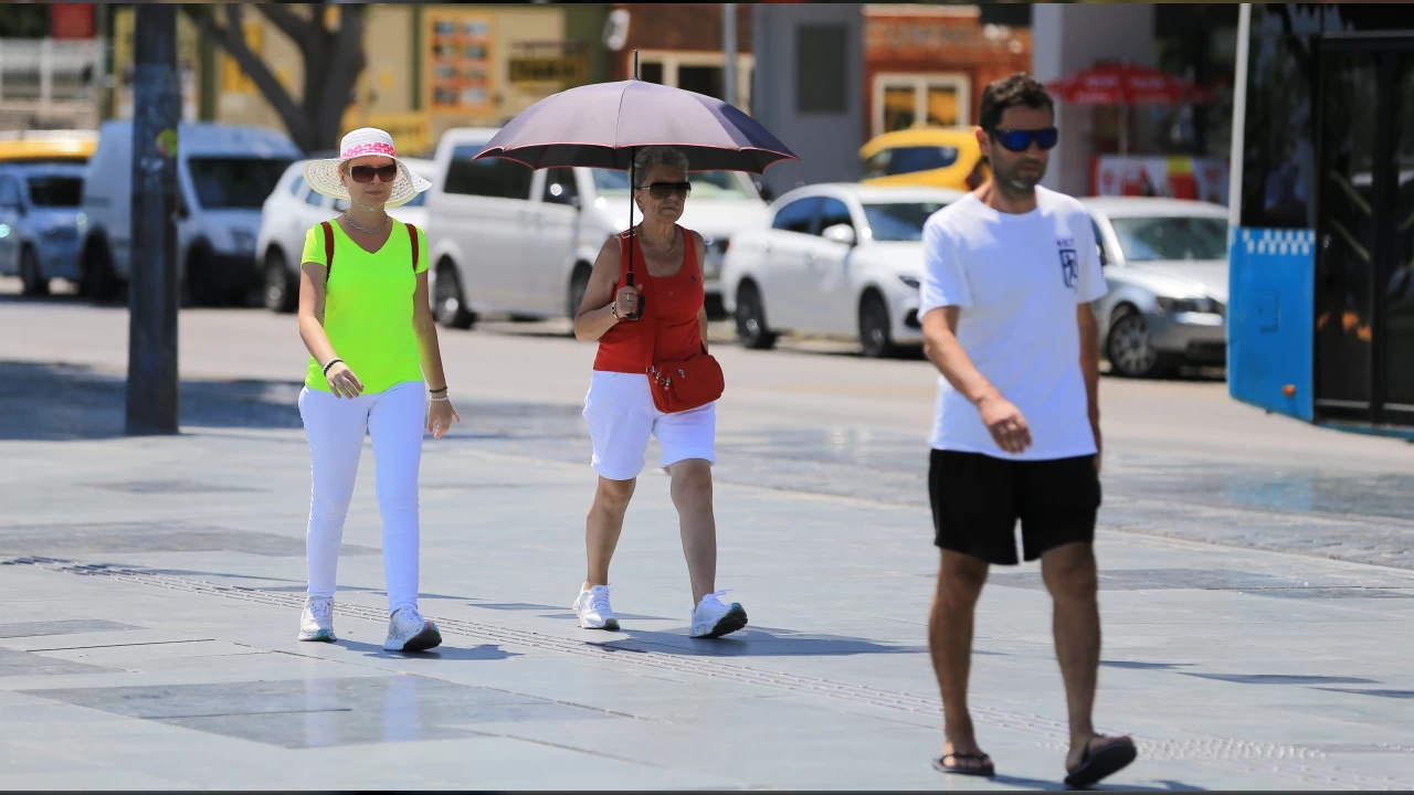  Her 3 insandan ikisi s�caklardan etkilendi