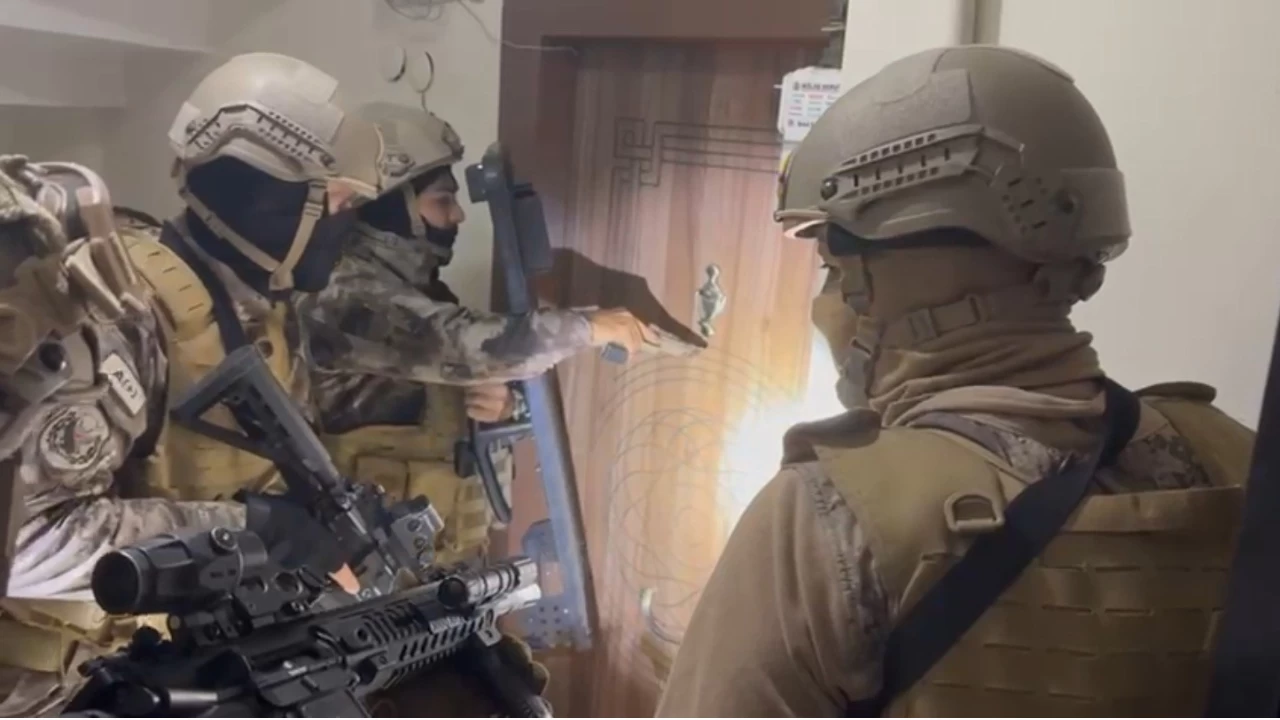 Her yer mafya... 4 ilde su� �rg�t�ne operasyon: 32 g�zalt�