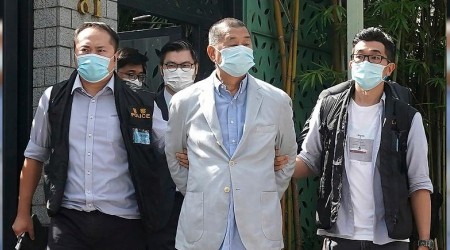 Hong Kong'da muhalif patron gözaltına alındı