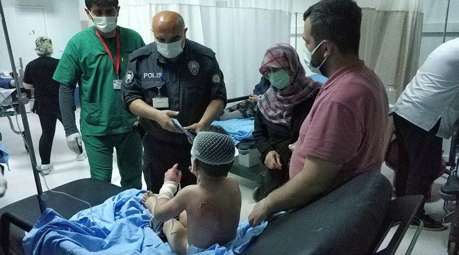 İftar için yakılan mangala benzin döktüler