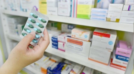 ‘İlaçları buzdolabı rafında saklamayın’