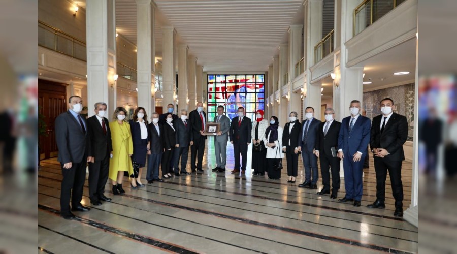 İmamoğlu’ndan muhtarlara “özel bütçeye” destek