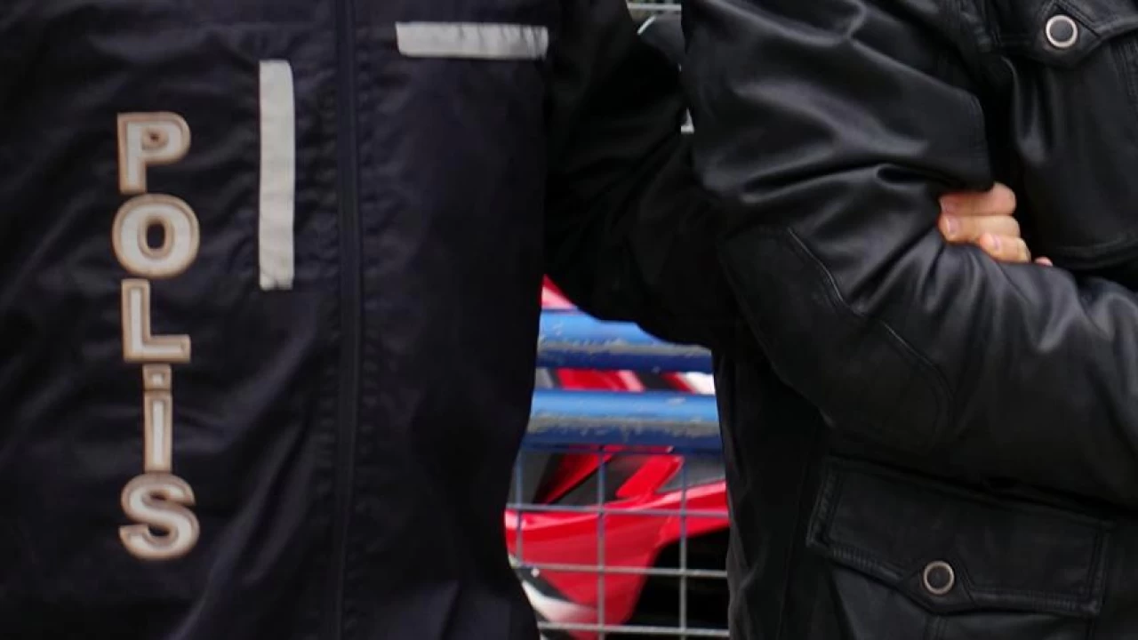 �nternetten "g�revi tamamla kazan� sa�la" vaadiyle doland�r�c�l��a 7 tutuklama