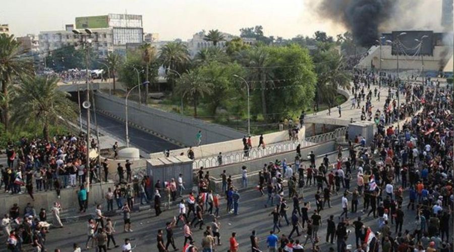 Irak'ta g�stericiler Ye�il B�lge'ye giri�leri kapatt�