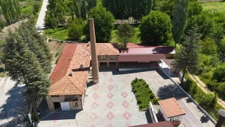 Isparta'da 1950'lerden kalan g�l ya�� fabrikas� binlerce ziyaret�iyi a��rl�yor