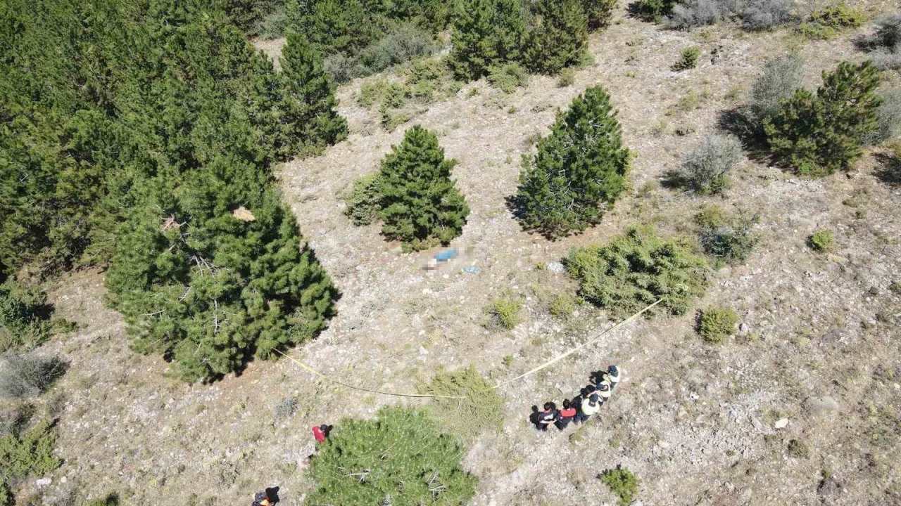 Isparta'da 3 g�nd�r aran�yordu, cesedi u�urumda bulundu