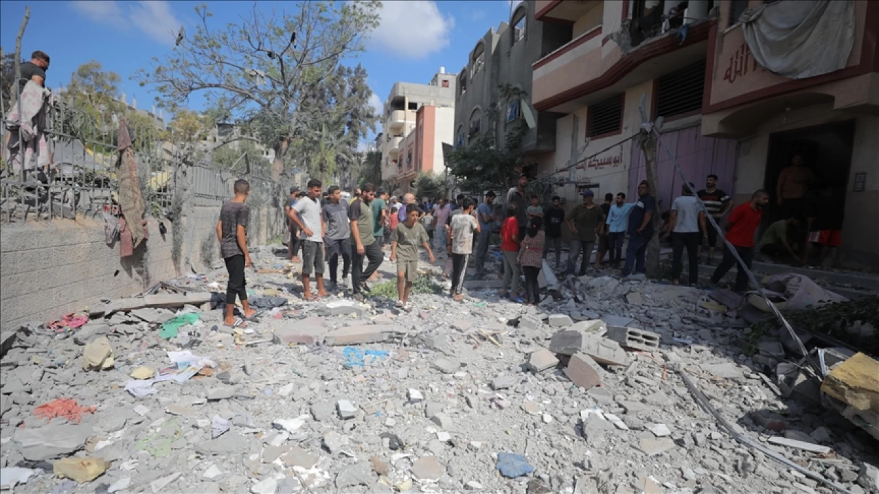 İsrail, Nuseyrat Mülteci Kampı'nda evi bombaladı: 5 ölü