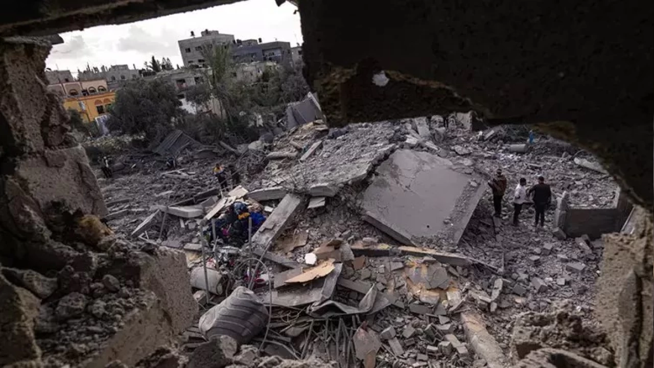 İsrail ordusunun Gazze'ye düzenlediği saldırılarda 21 kişi öldü