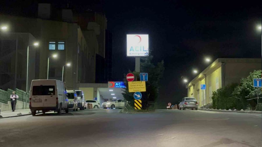 �stanbul'da bir gen�, annesiyle kavga eden babas�n� vurdu
