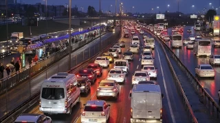 stanbul'da haftann ilk i gnnde trafik youn