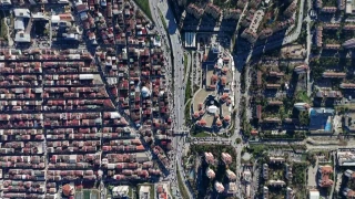 �stanbul'da hayat�n iki y�z� ayn� karede: Zenginler ve fakirler