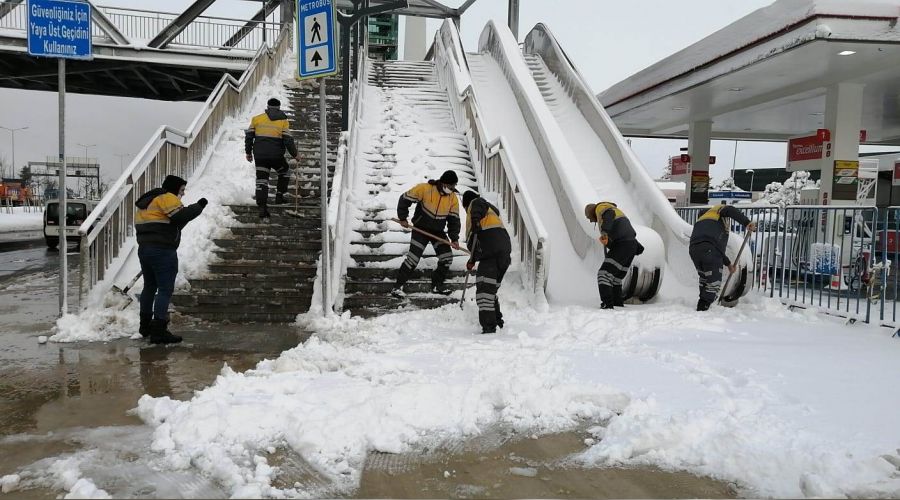 stanbul'da kar kalnl 30 santime ulat