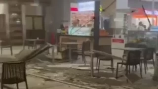 stanbul'da o AVM'nin asma tavan kt