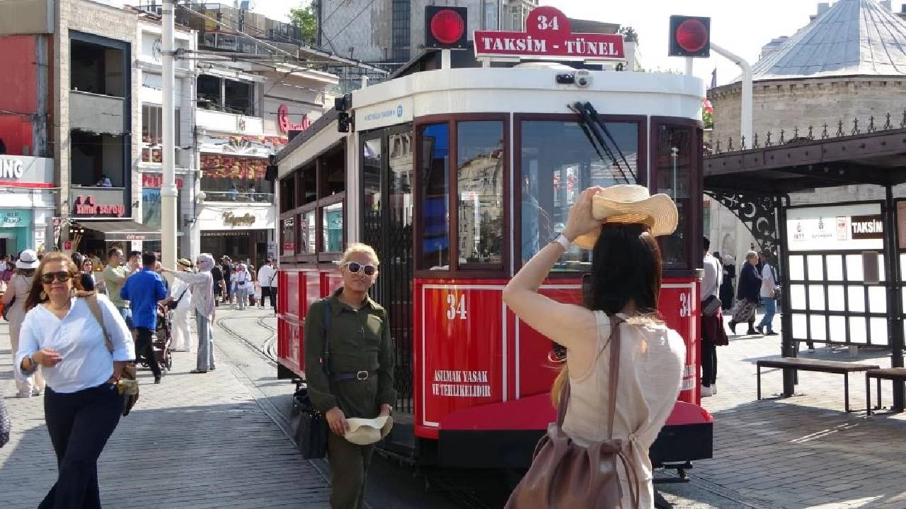 İstanbul'da sıcak hava bunalttı