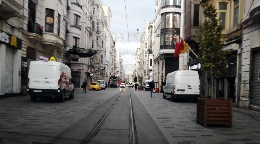 �stanbul'un caddeleri bo� kald� 