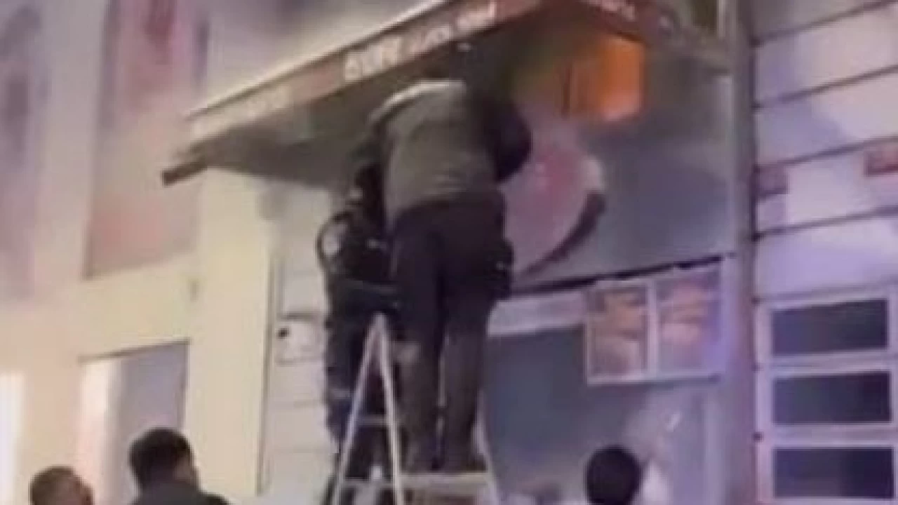 İstiklal Caddesi'nde korkutan yangın