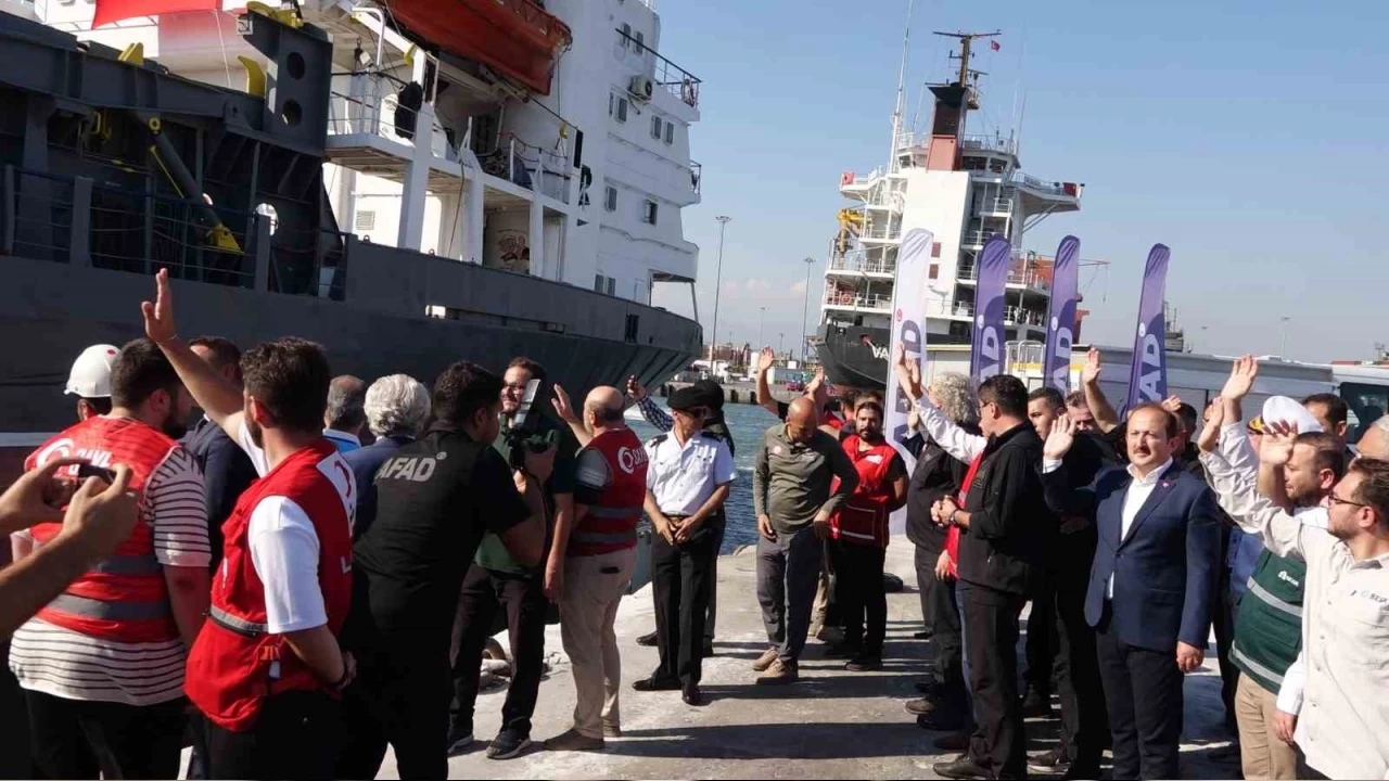 'İyilik Gemisi' Somali yolunda
