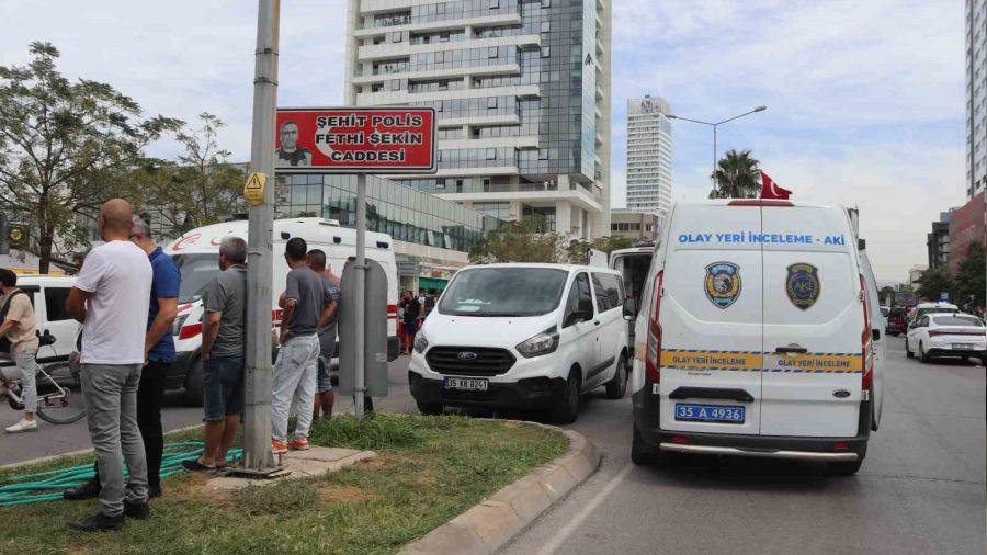 İzmir'de adliye önünde silahlı çatışma: 1 ölü, 3 yaralı
