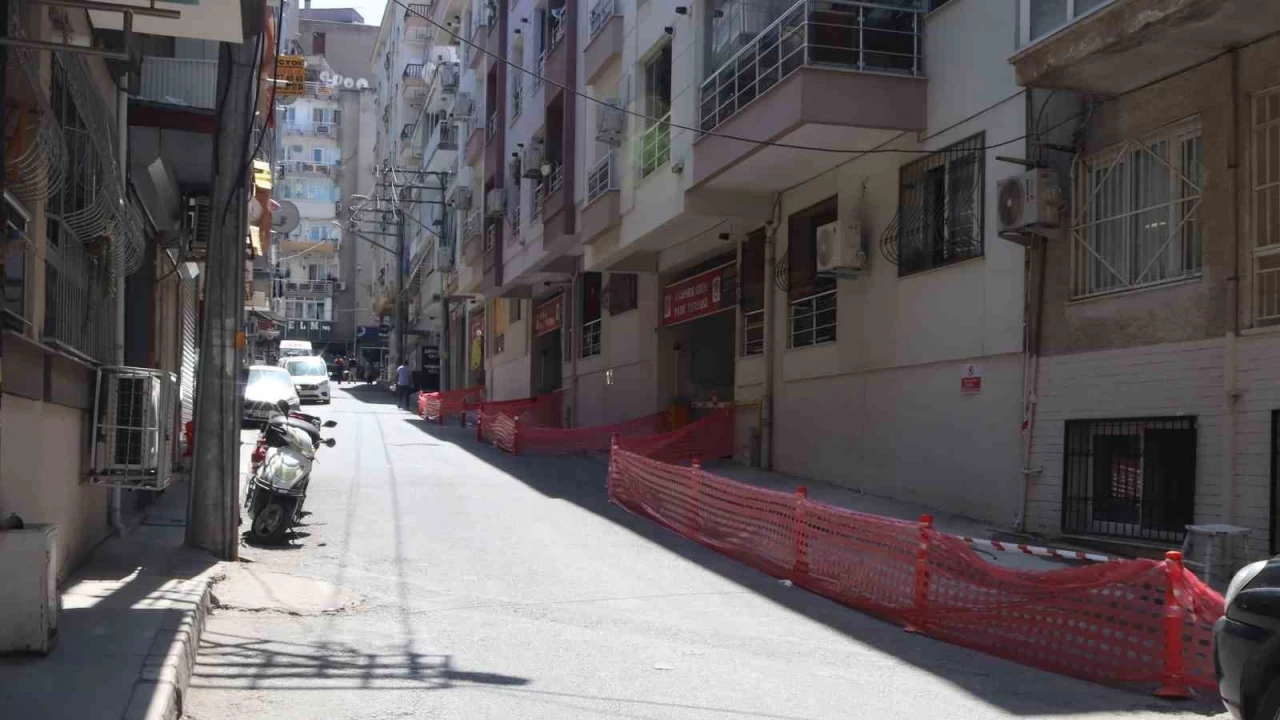 İzmir'de bir mahalle diken üstünde