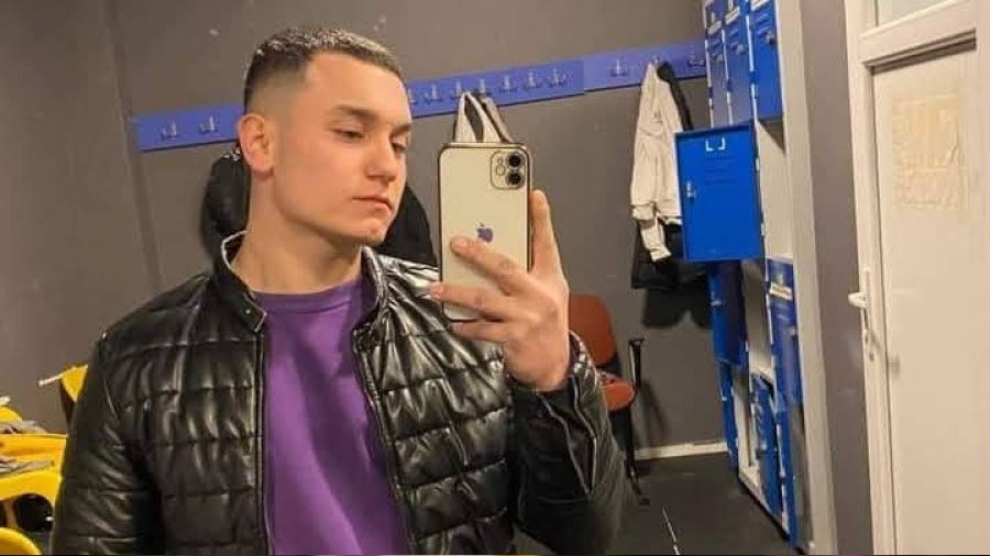 �zmir'de motosikletli gence silahl� sald�r�