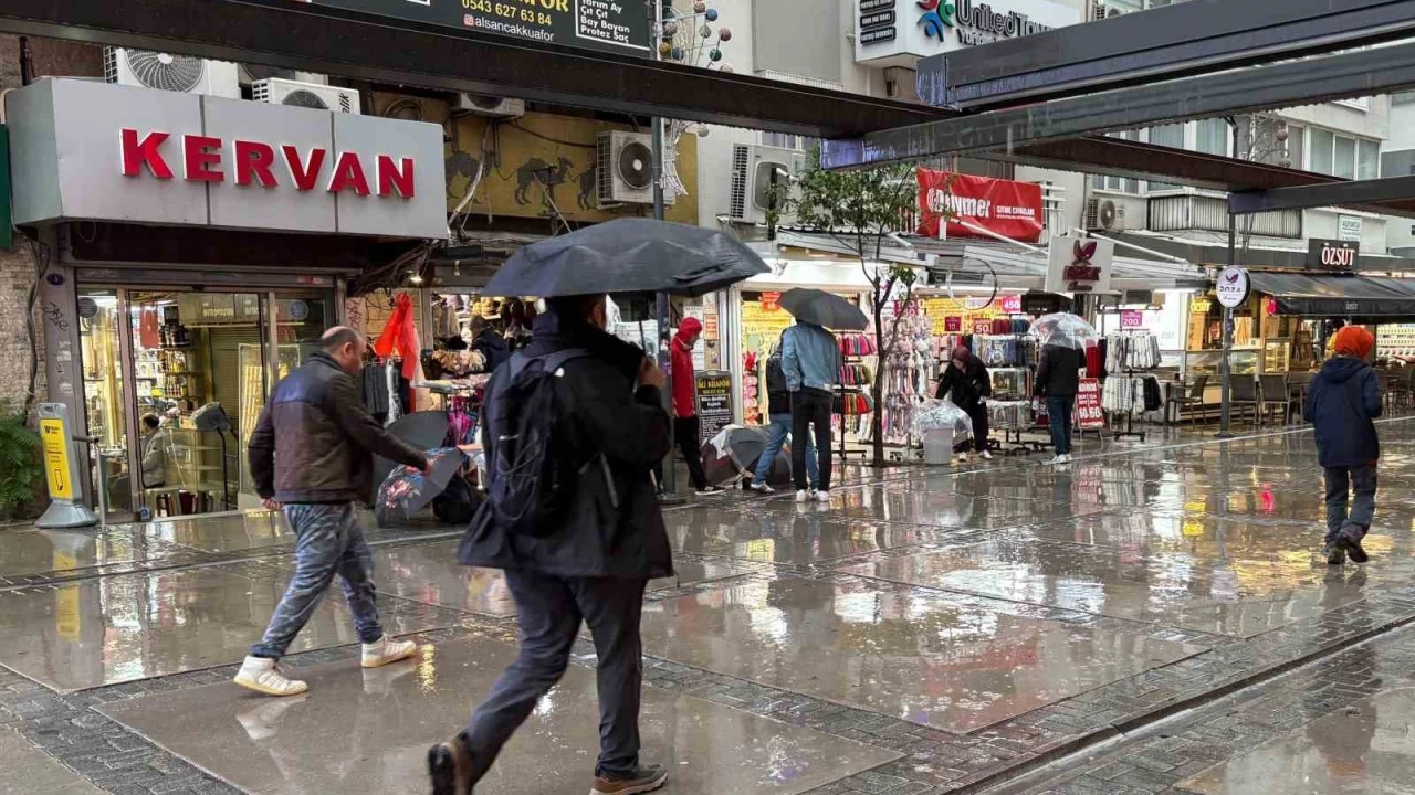 zmir'de saanak etkili oluyor