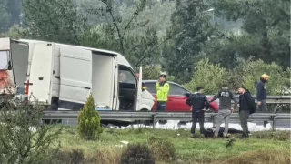 zmir'de zincirleme trafik kazas: 1 l, 3 yaral