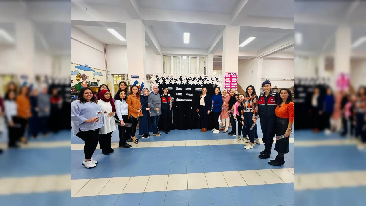 Jandarma öğretmenleri unutmadı