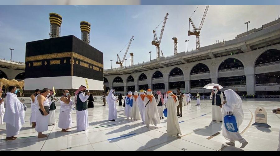 Kabe'de Hac� adaylar�n�n ilk tavaf� ba�lad�