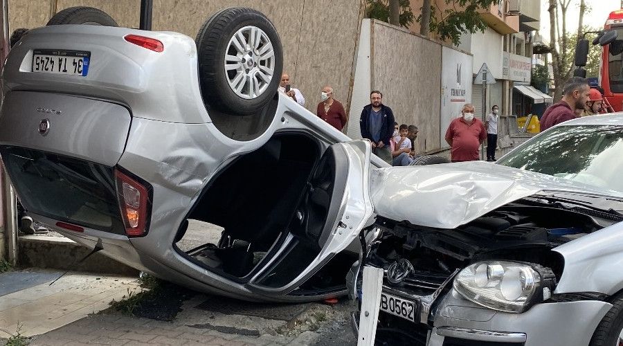 Kadky'de otomobil takla att, anne ve kz yaraland