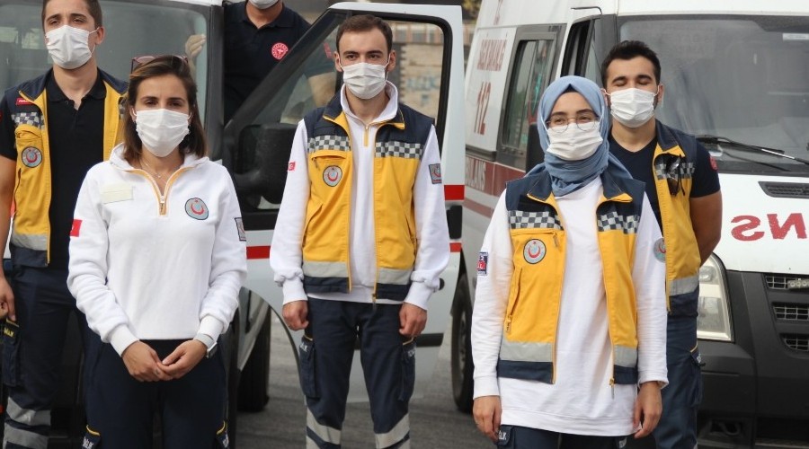 Kad�n ambulans �of�r adaylar�na zorlu e�itim