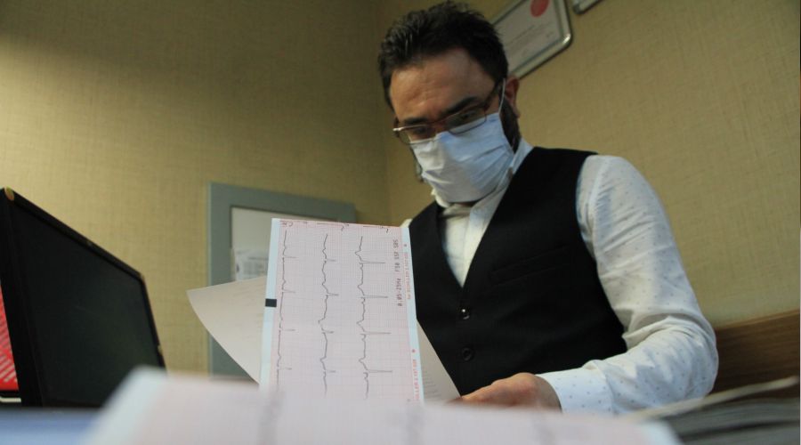 Kalp hastalar�na uzman uyar�s�