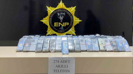 Kapıkule'de 2.4 milyon liralık kaçak telefon ele geçirildi