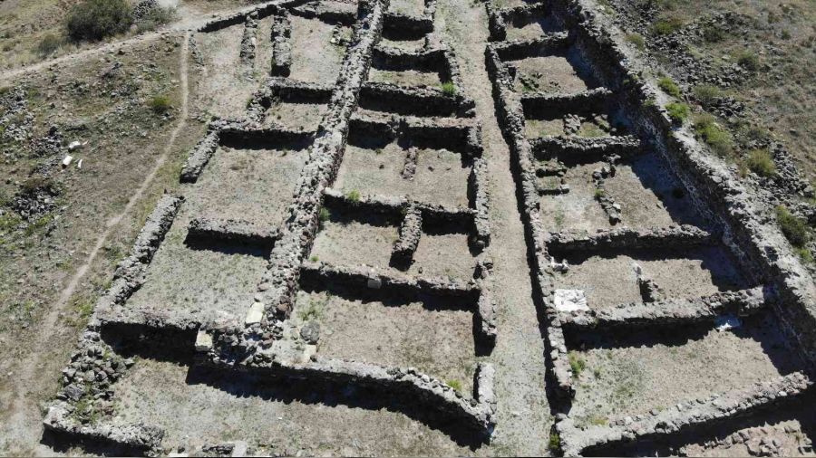 Karacahisar Kalesi'ndeki hayati yapının yüzde 90'ı açığa çıktı