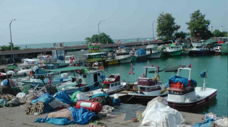 Karadeniz'de balıkçılar gün sayıyor