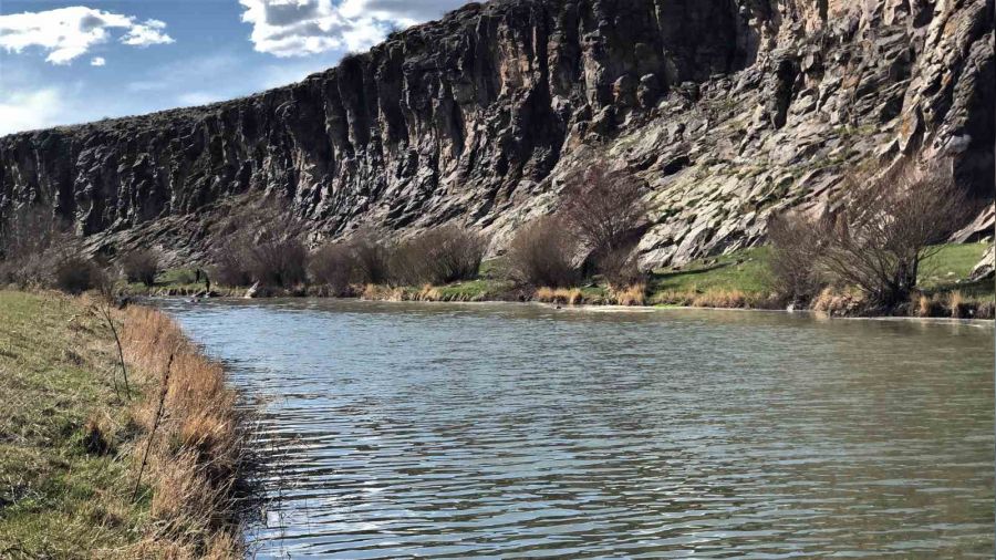 Kars'ta Ak�alar Kanyonu g�renleri b�y�l�yor