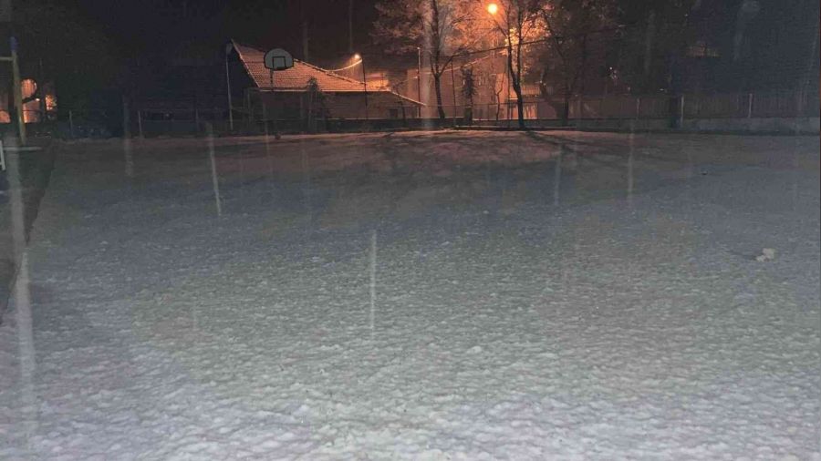 Kastamonu'nun yüksek kesimleri beyaza büründü