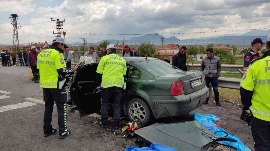 Kayseri'de feci kaza: 4 �l�