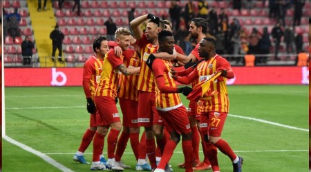 Kayseri'de futbolculara yurt d yasa