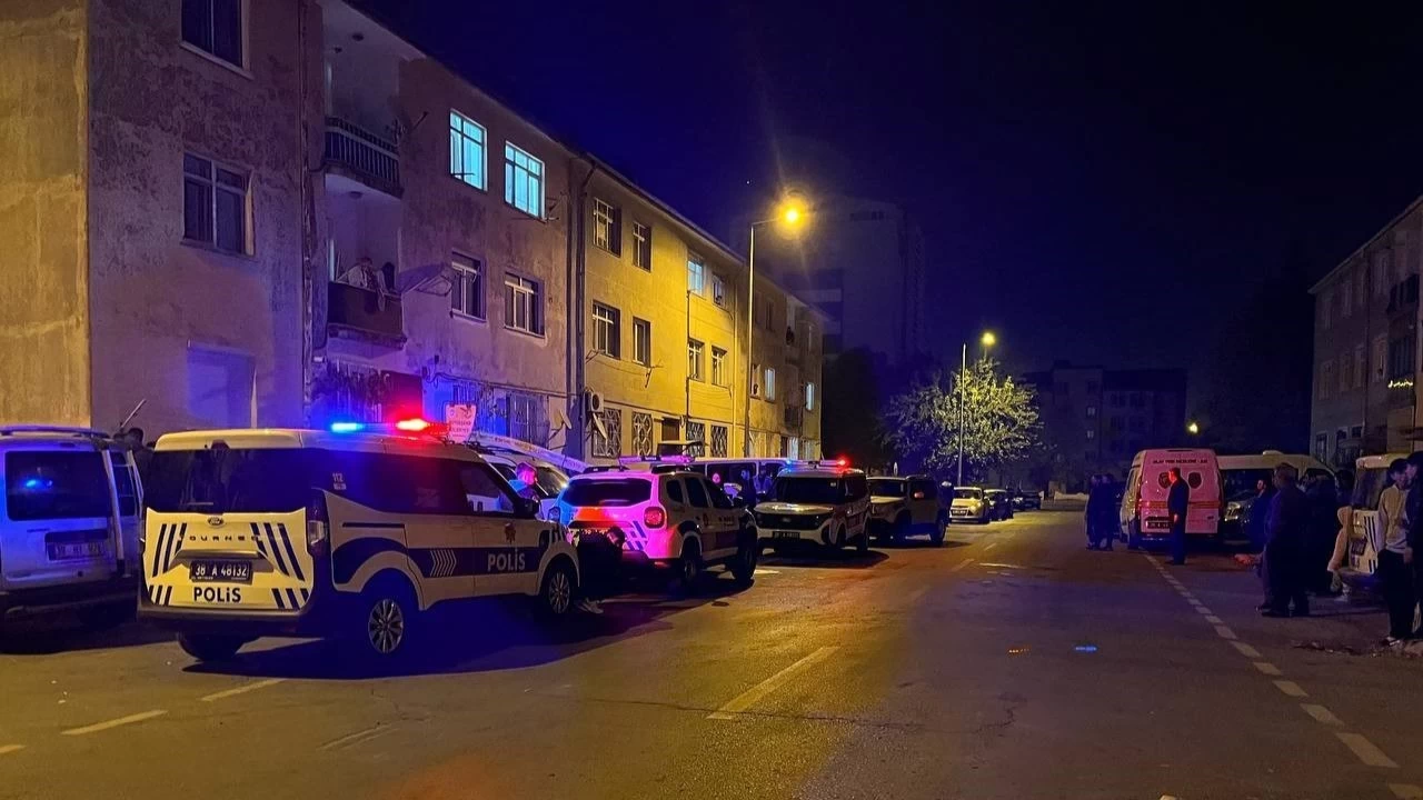 Kayseri'de yeni evli kad�n evinde as�l� halde bulundu