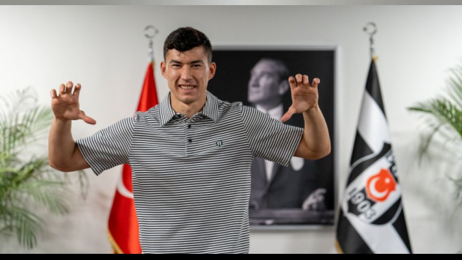 Kazak futbolcunun transferi resmile�ti 