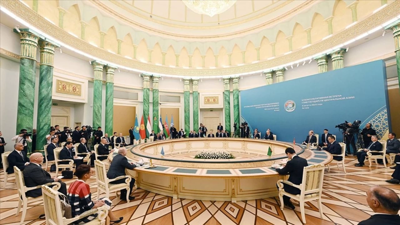 Kazakistan'da T�rk zirvesi