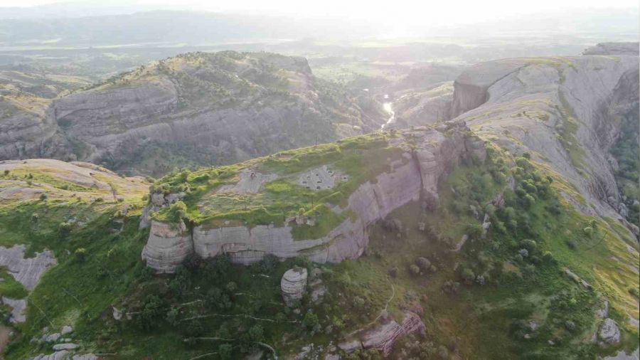 Kefrum Kalesi 5 bin yıldır ayakta