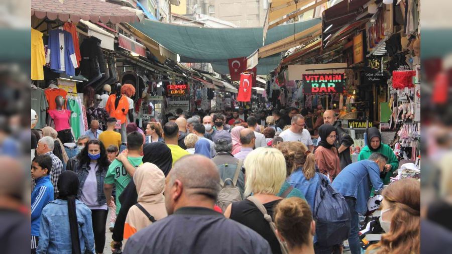 Kemeralt� �ar��s�'nda bayram yo�unlu�u