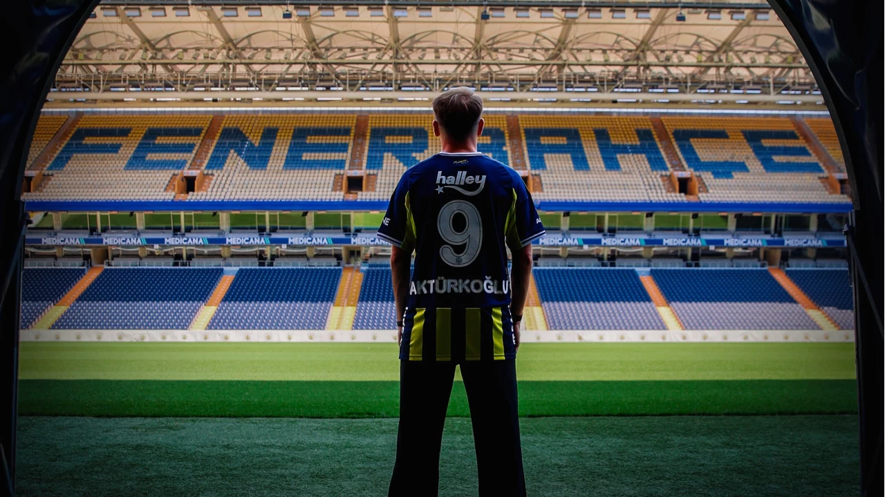 Kerem Aktürkoğlu'ndan Fenerbahçe'ye 4 yıllık imza